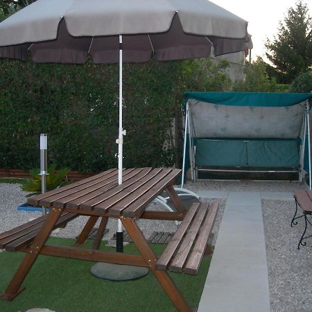 Apartamento Studio 66 Caumont-sur-Durance Exterior foto